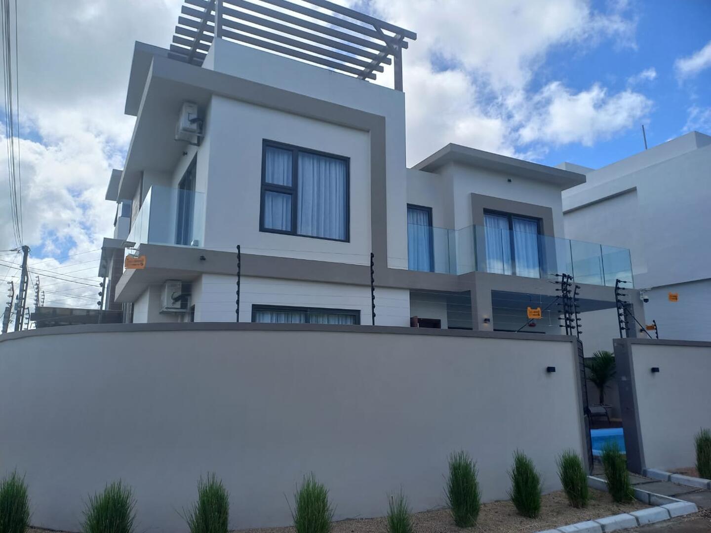 House / Villa of 3 bedrooms for rent in Sodnac, center, Mauritius – LexpressProperty.com | 692410 | Ref01