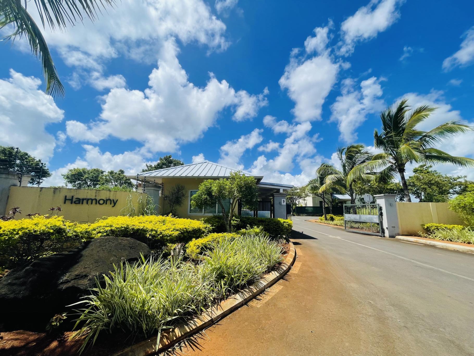 Residential land of 1251 m2 for sale in Pointe aux Piments, north, Mauritius – LexpressProperty.com | 692267 | Ref01
