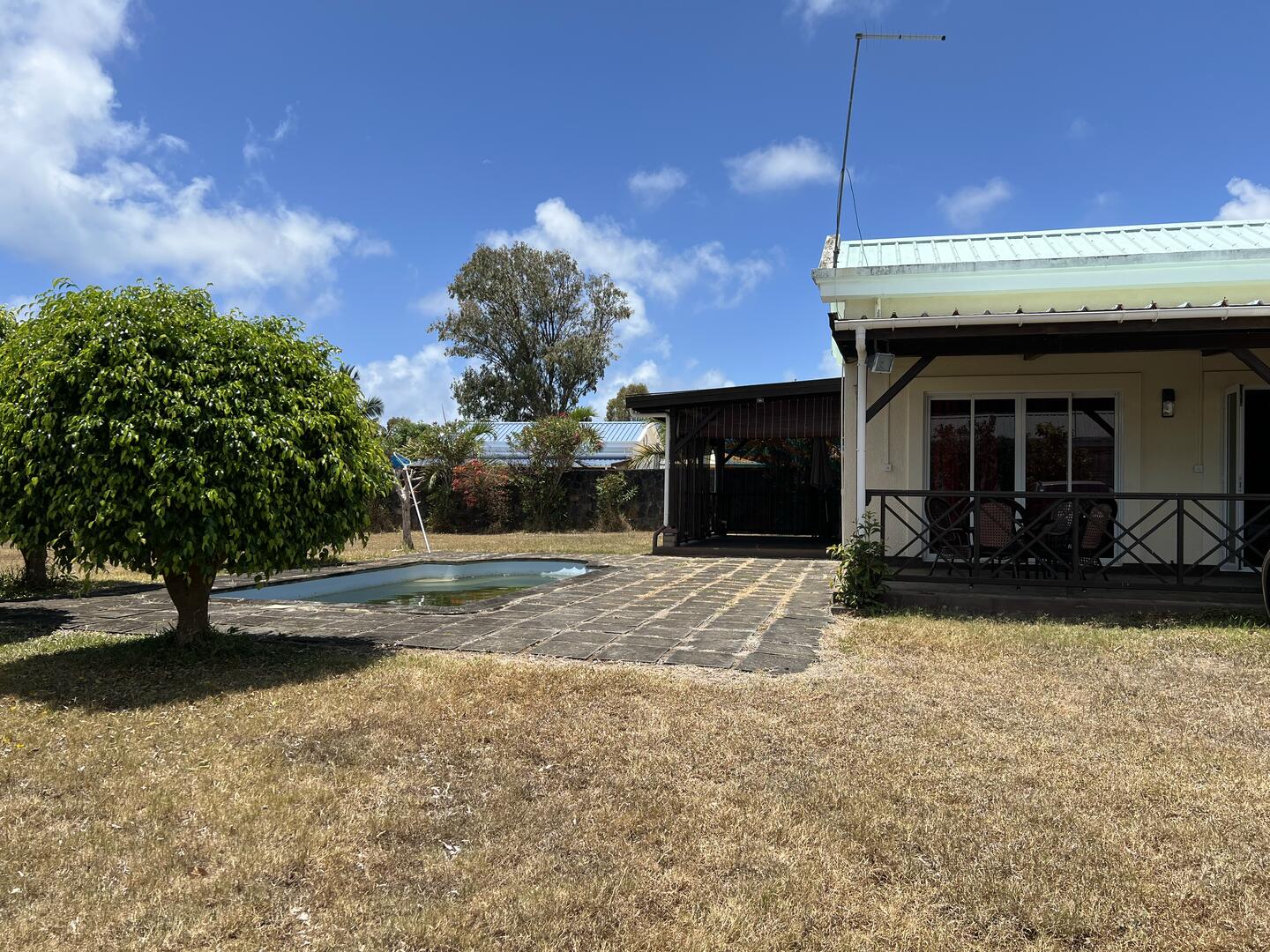 House / Villa of 3 bedrooms for rent in Roches Noires, north, Mauritius – LexpressProperty.com | 702532 | Ref01