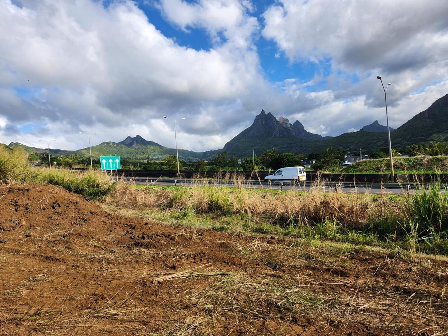 Agricultural land of 7060 m2 for sale in Verdun, center, Mauritius – LexpressProperty.com | 709704 | Ref01