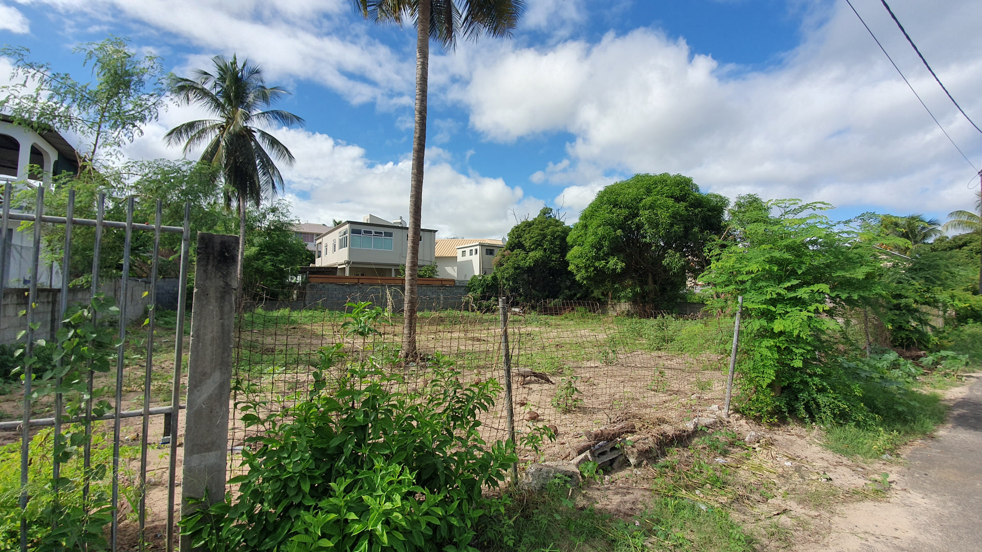 Residential land of 741 m2 for sale in Albion, west, Mauritius – LexpressProperty.com | 712062 | Ref01