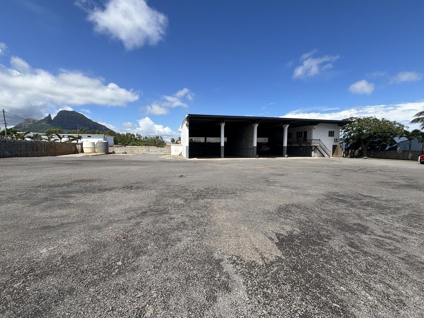 Entrepôt vente à Bambous, ouest, île Maurice – LexpressProperty.com | 712576 | Ref01