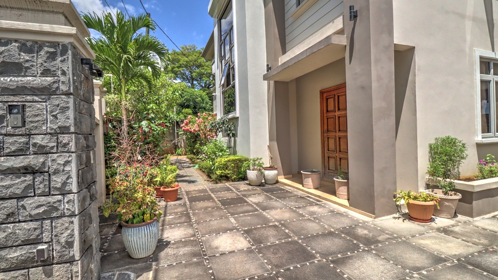 House / Villa of 6 bedrooms for sale in Floréal, center, Mauritius – LexpressProperty.com | 692943 | Ref01