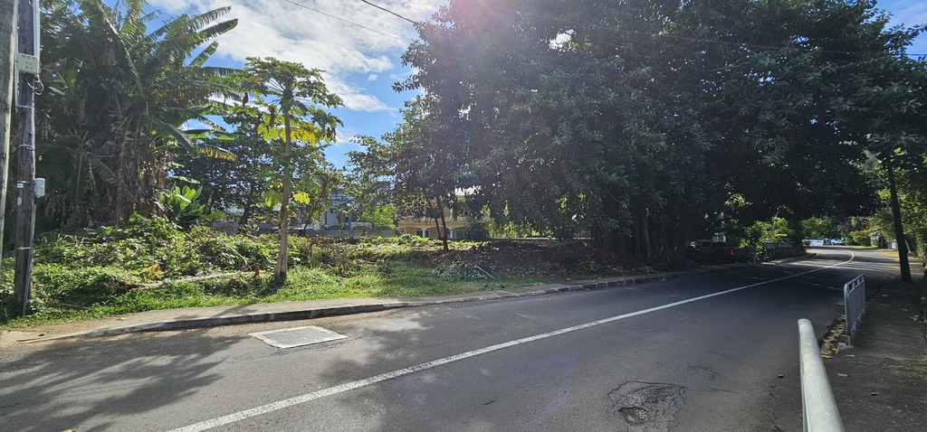 Residential land of 1477.35 m2 for sale in Mahébourg, south, Mauritius – LexpressProperty.com | 290830 | Ref01