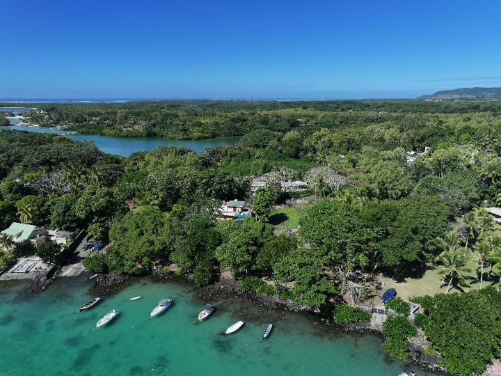 Residential land of 2454 m2 for sale in Trou d'Eau Douce, east, Mauritius – LexpressProperty.com | 720565 | Ref01