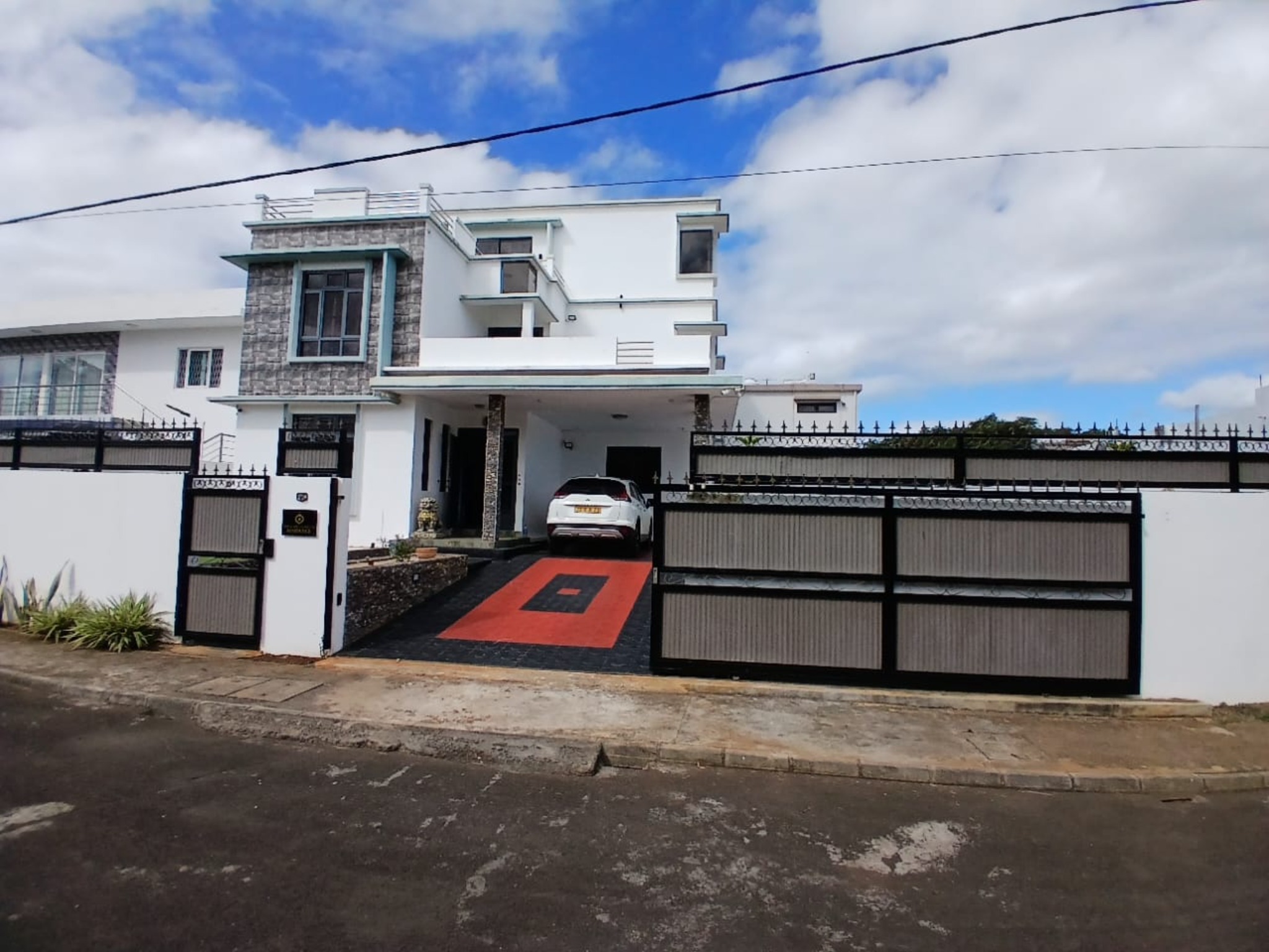Maison / Villa 5 Chambre(s) en location à Albion, ouest, île Maurice – LexpressProperty.com | 720619 | Ref01
