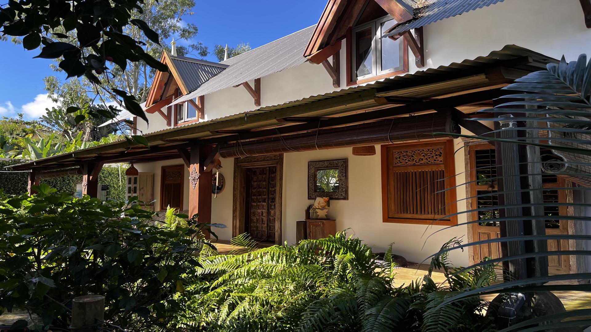 Maison / Villa 6 Chambre(s) en vente à Chamarel, ouest, île Maurice – LexpressProperty.com | 722130 | Ref01