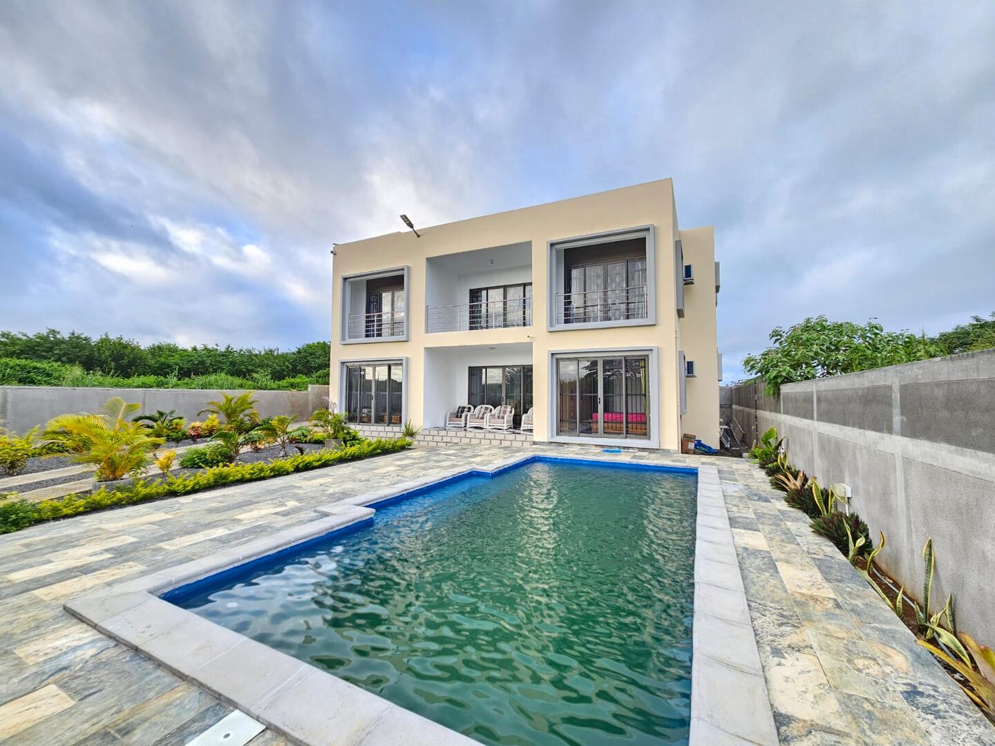 House / Villa of 6 bedrooms for rent in Haute Rive, north, Mauritius – LexpressProperty.com | 722109 | Ref01