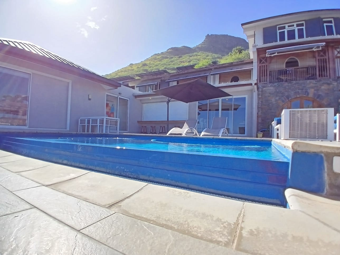 Maison / Villa 7 Chambre(s) en vente à Black River, ouest, île Maurice – LexpressProperty.com | 285411 | Ref01