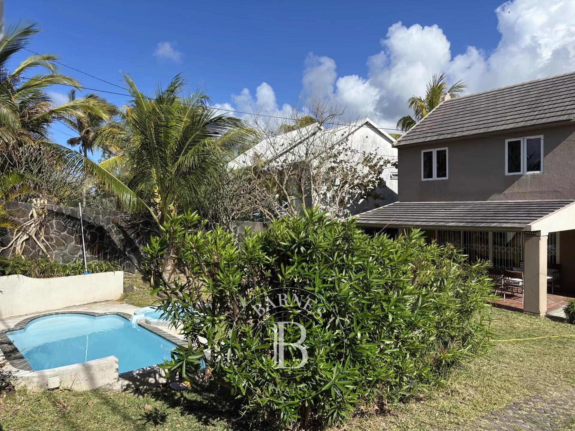 Maison / Villa 8 Chambre(s) en vente à Blue Baie, sud, île Maurice – LexpressProperty.com | 734049 | Ref01