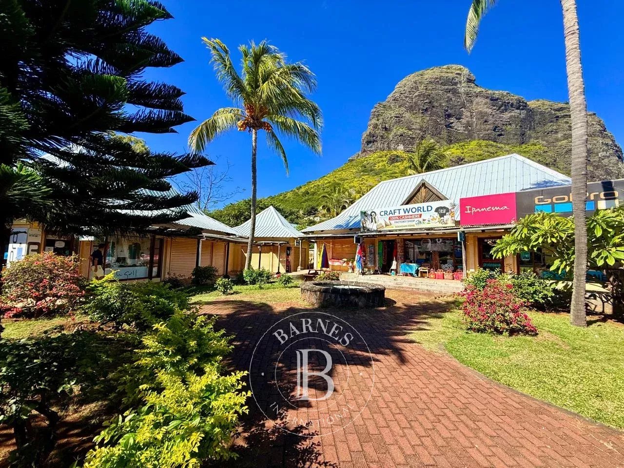 Commercial space for sale in Le Morne, west, Mauritius – LexpressProperty.com | 727947 | Ref01