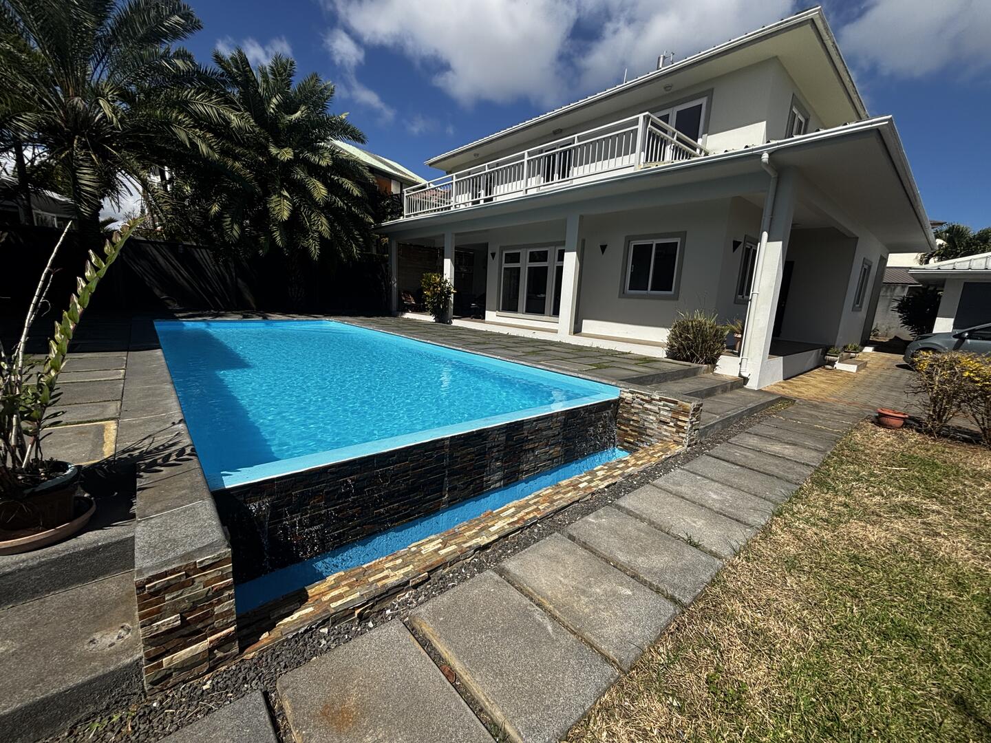 Maison / Villa 6 Chambre(s) en vente à Ebène, centre, île Maurice – LexpressProperty.com | 740571 | Ref01