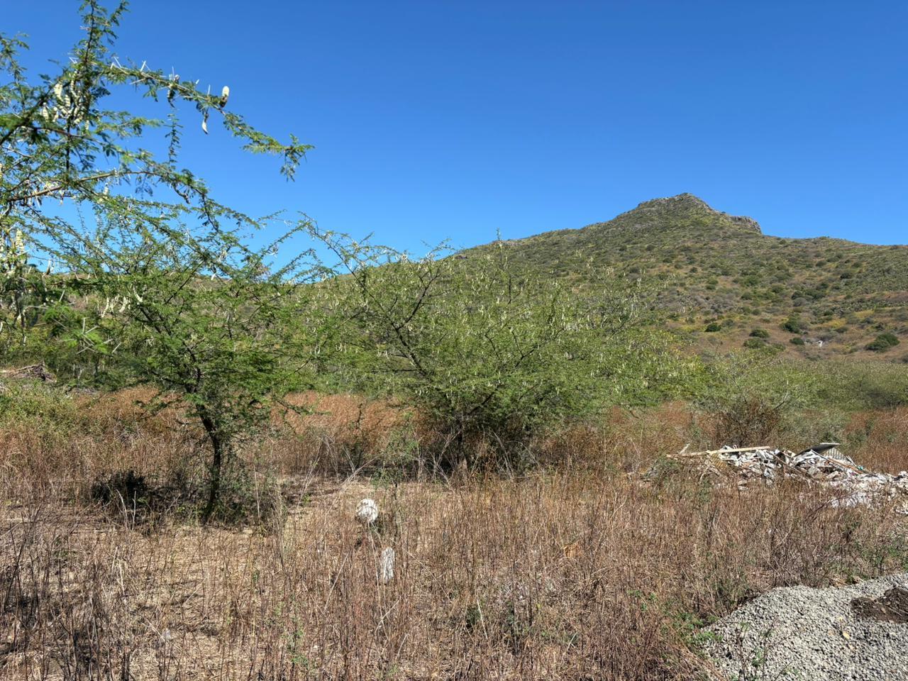 Residential land of 2111 m2 for sale in Tamarin, west, Mauritius – LexpressProperty.com | 740561 | Ref01