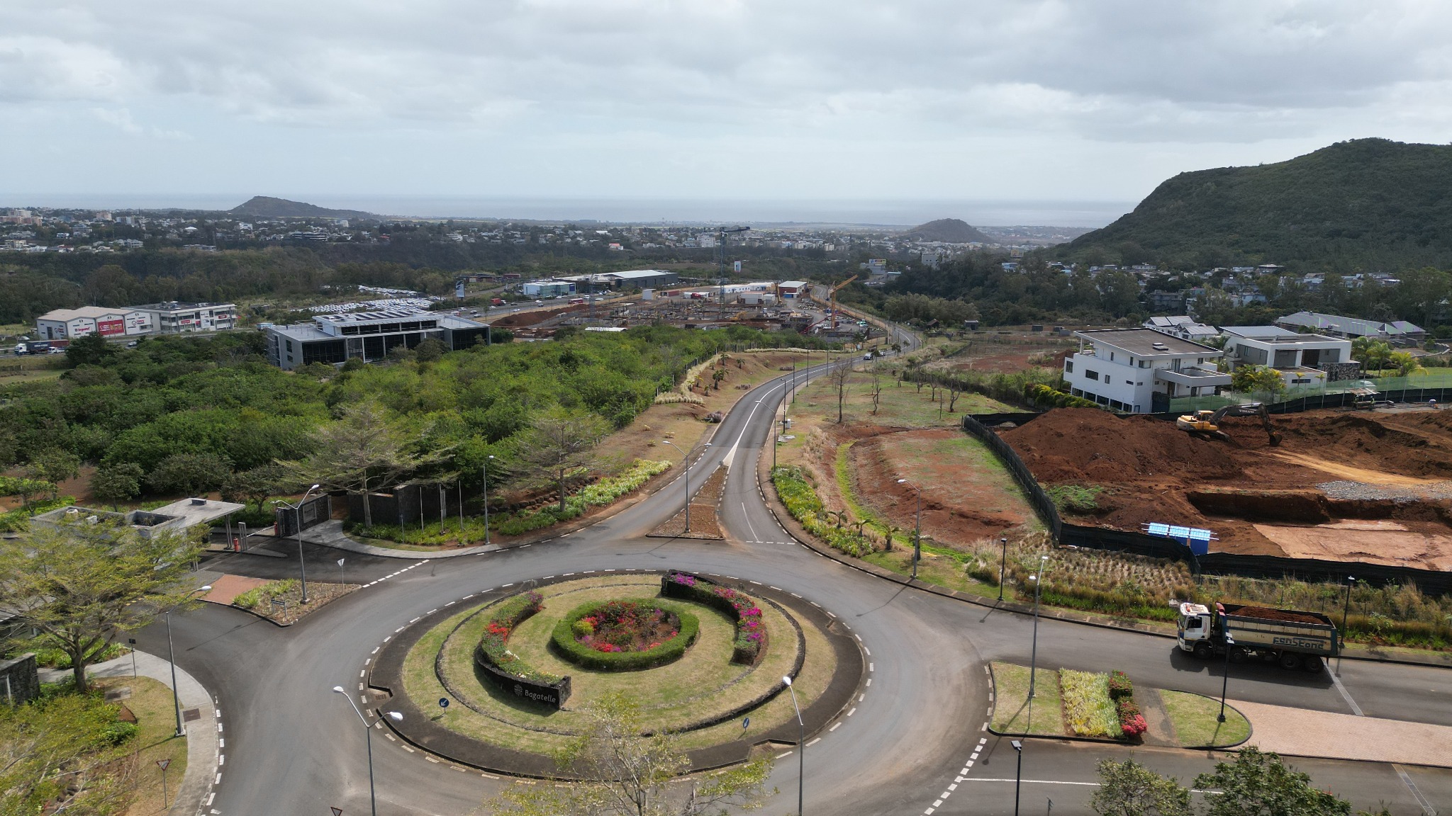 Commercial land of 3927 m2 for sale in Bagatelle, center, Mauritius – LexpressProperty.com | 747526 | Ref01