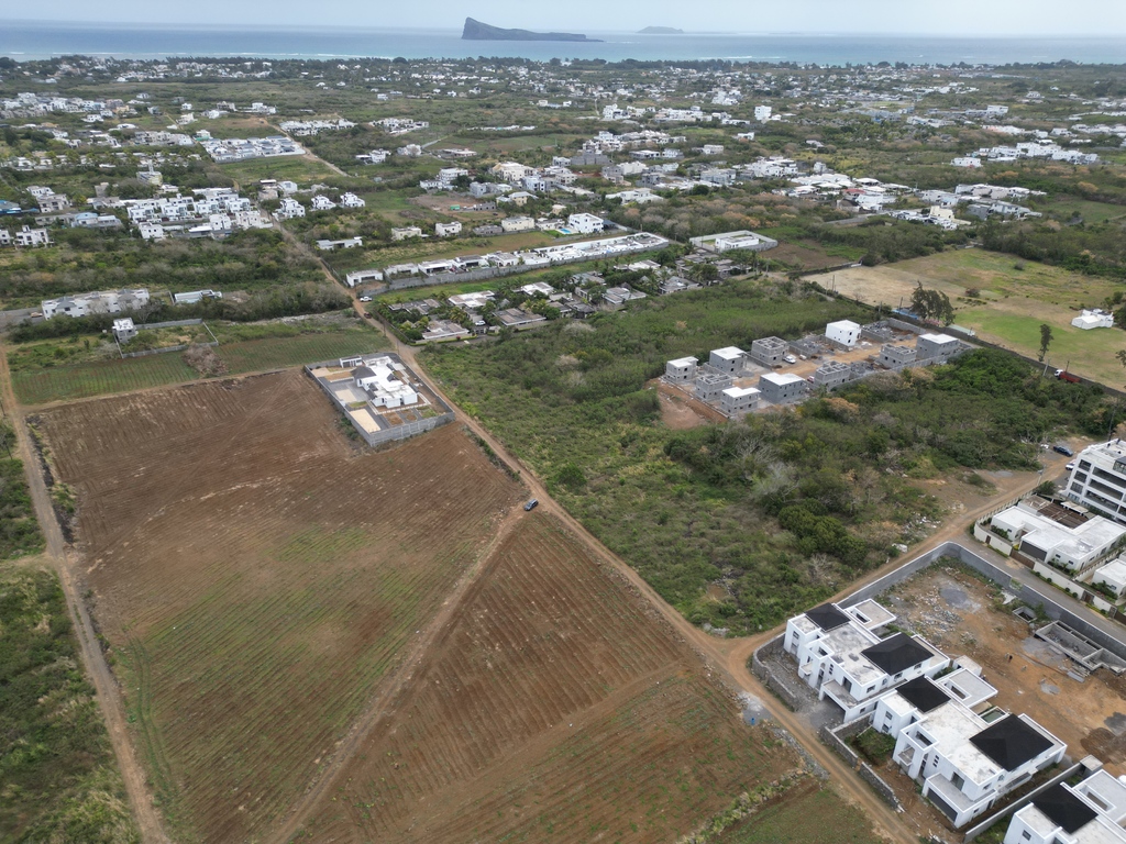 Residential land of 633 m2 for sale in Grand Bay, north, Mauritius – LexpressProperty.com | 698036 | Ref01