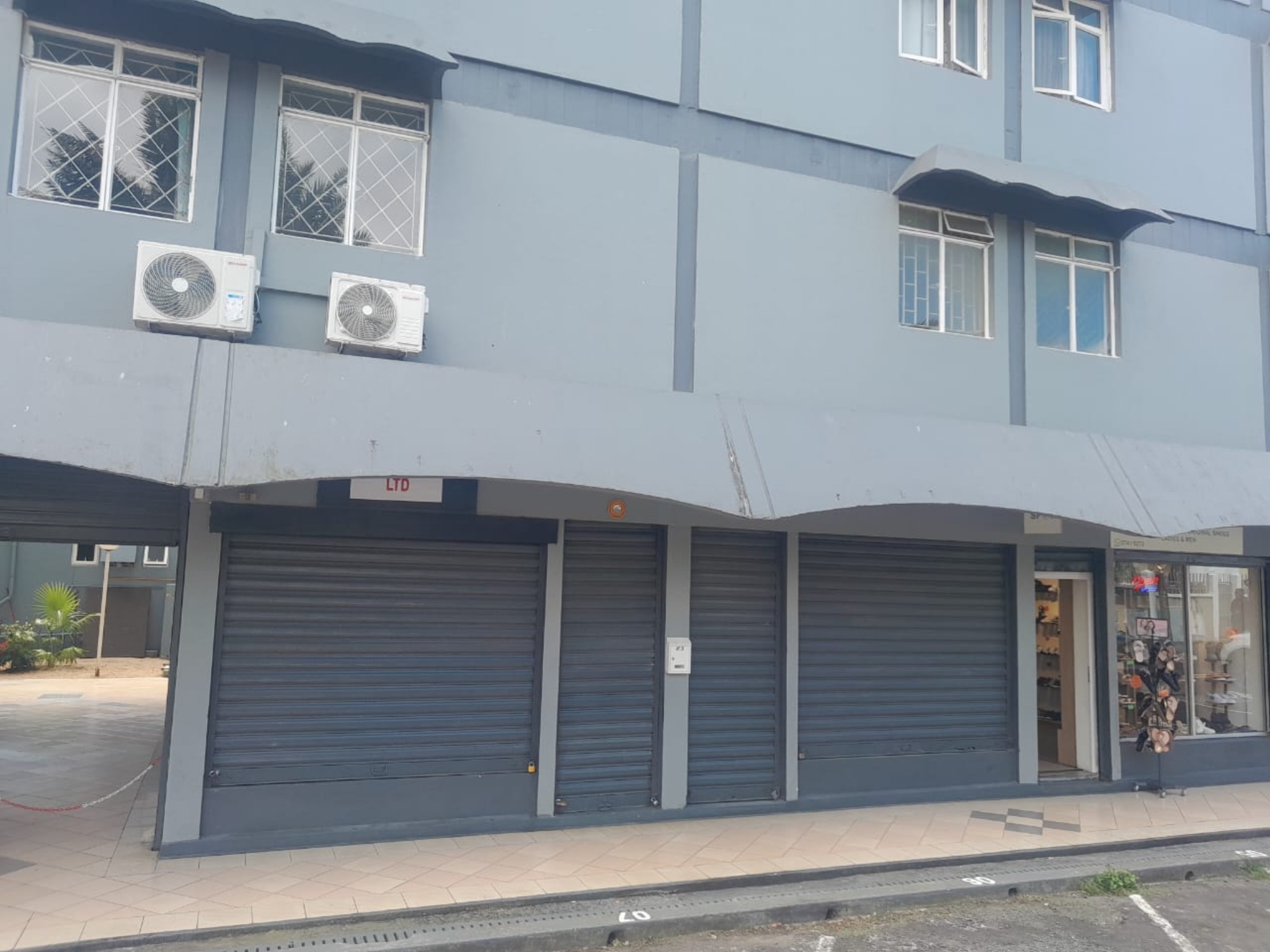 Commercial space for sale in Quatre Bornes, center, Mauritius – LexpressProperty.com | 731451 | Ref01
