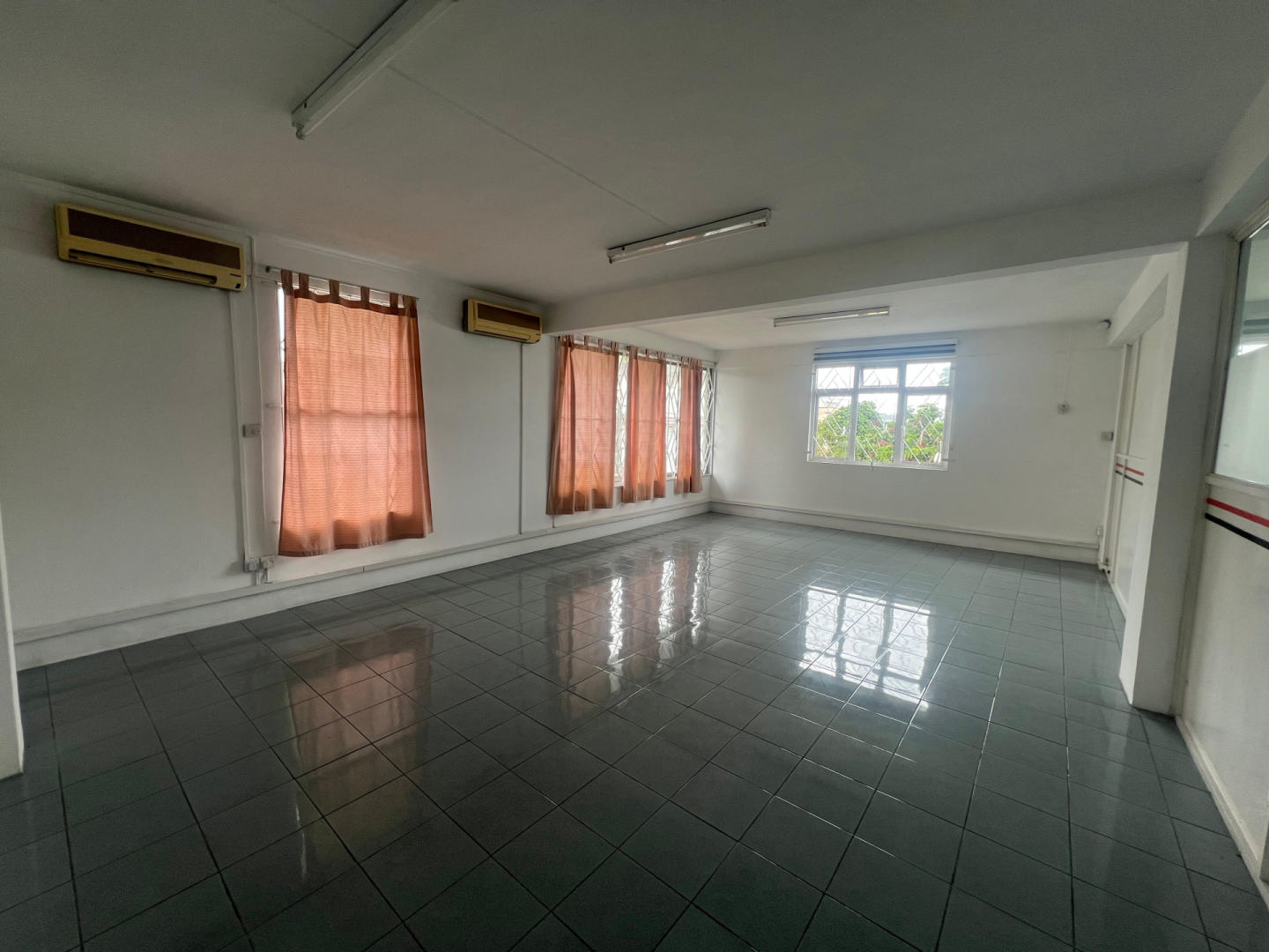 Bureau location à Quatre Bornes, centre, île Maurice – LexpressProperty.com | 766549 | Ref01