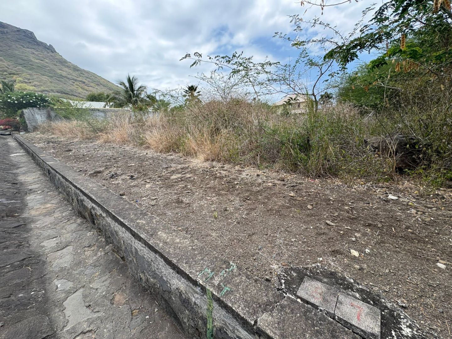 Terrain résidentiel de 998 m2 en vente à Black River, ouest, île Maurice – LexpressProperty.com | 767777 | Ref01