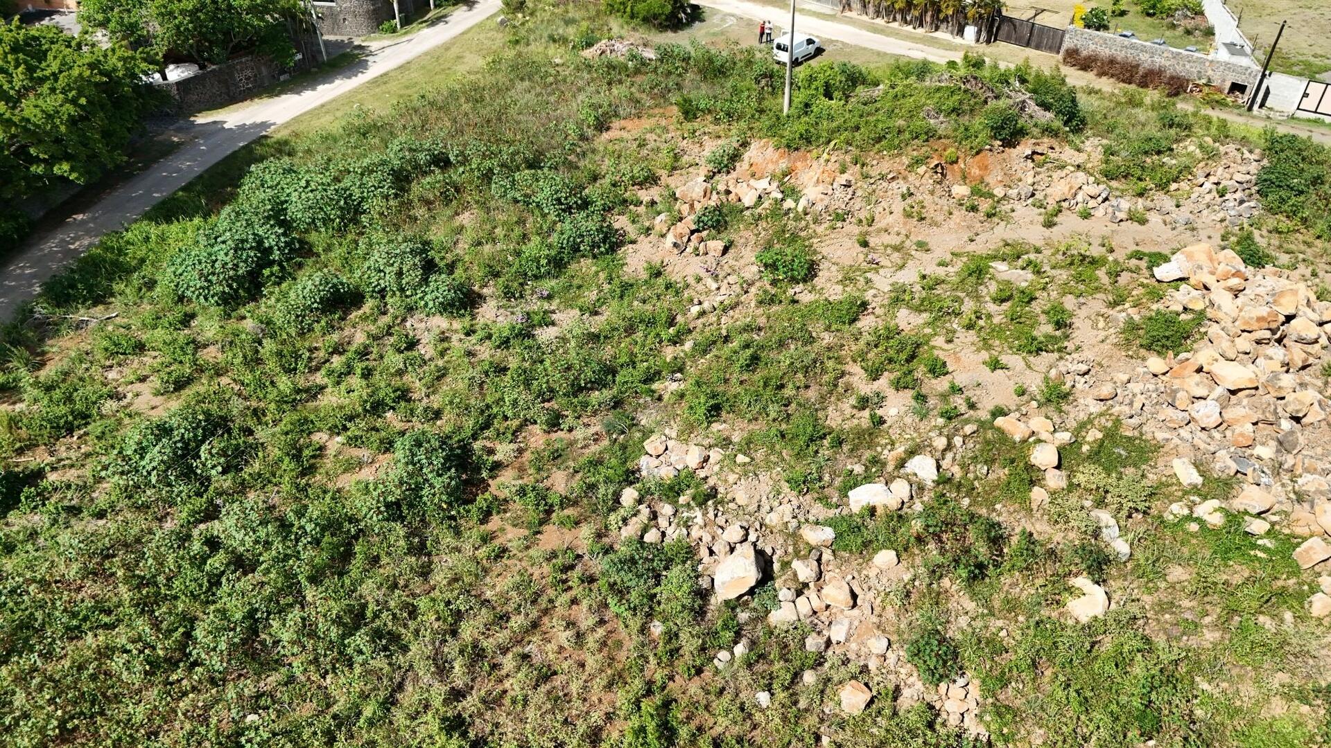 Residential land of 307 m2 for sale in Grand Gaube, north, Mauritius – LexpressProperty.com | 765410 | Ref01