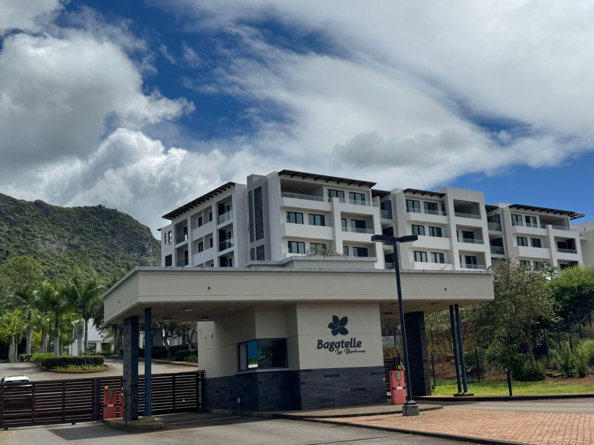 Apartment of 3 bedrooms for sale in Bagatelle, center, Mauritius – LexpressProperty.com | 387000 | Ref01