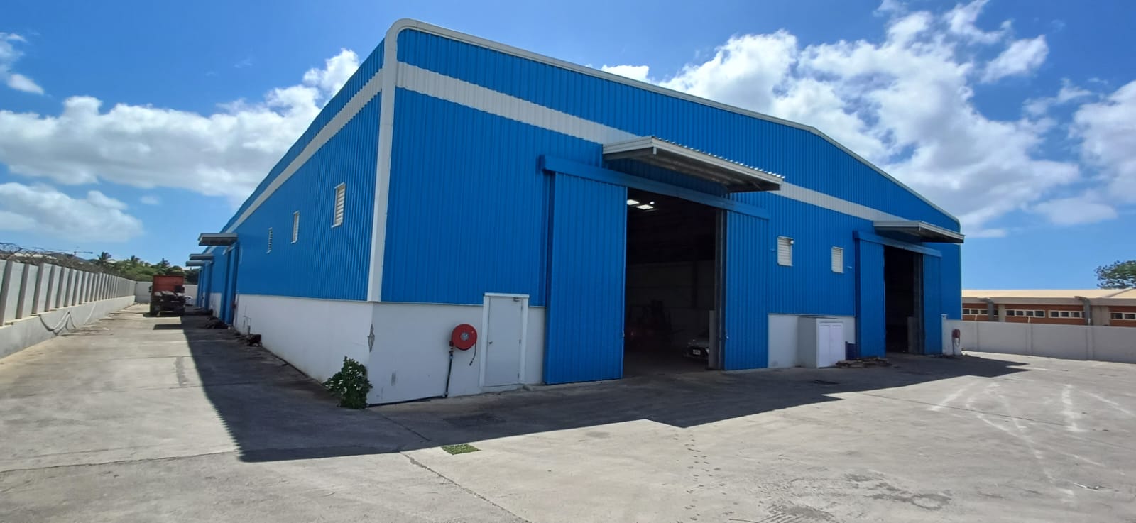 Warehouse for rent in La Tour Koenig, west, Mauritius – LexpressProperty.com | 509535 | Ref01