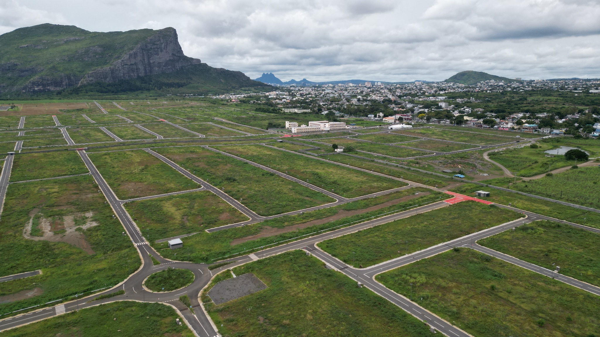 Residential land of 661 m2 for sale in Pierrefonds, west, Mauritius – LexpressProperty.com | 770393 | Ref01