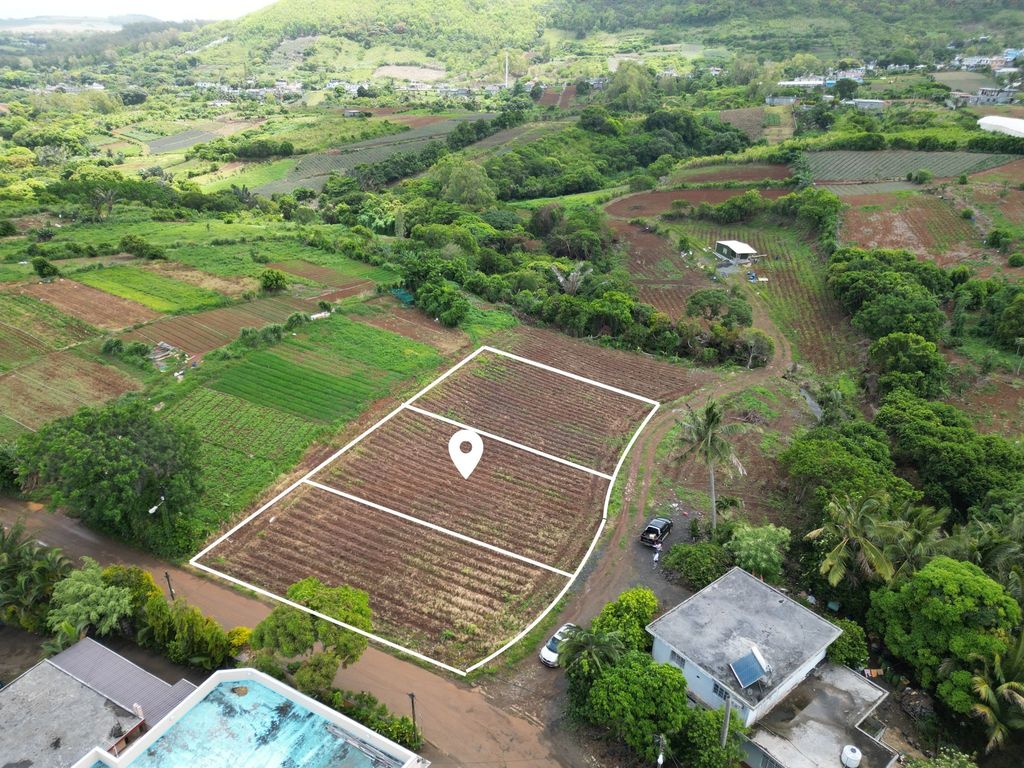 Residential land of 633.15 m2 for sale in Les Mariannes, north, Mauritius – LexpressProperty.com | 765073 | Ref01