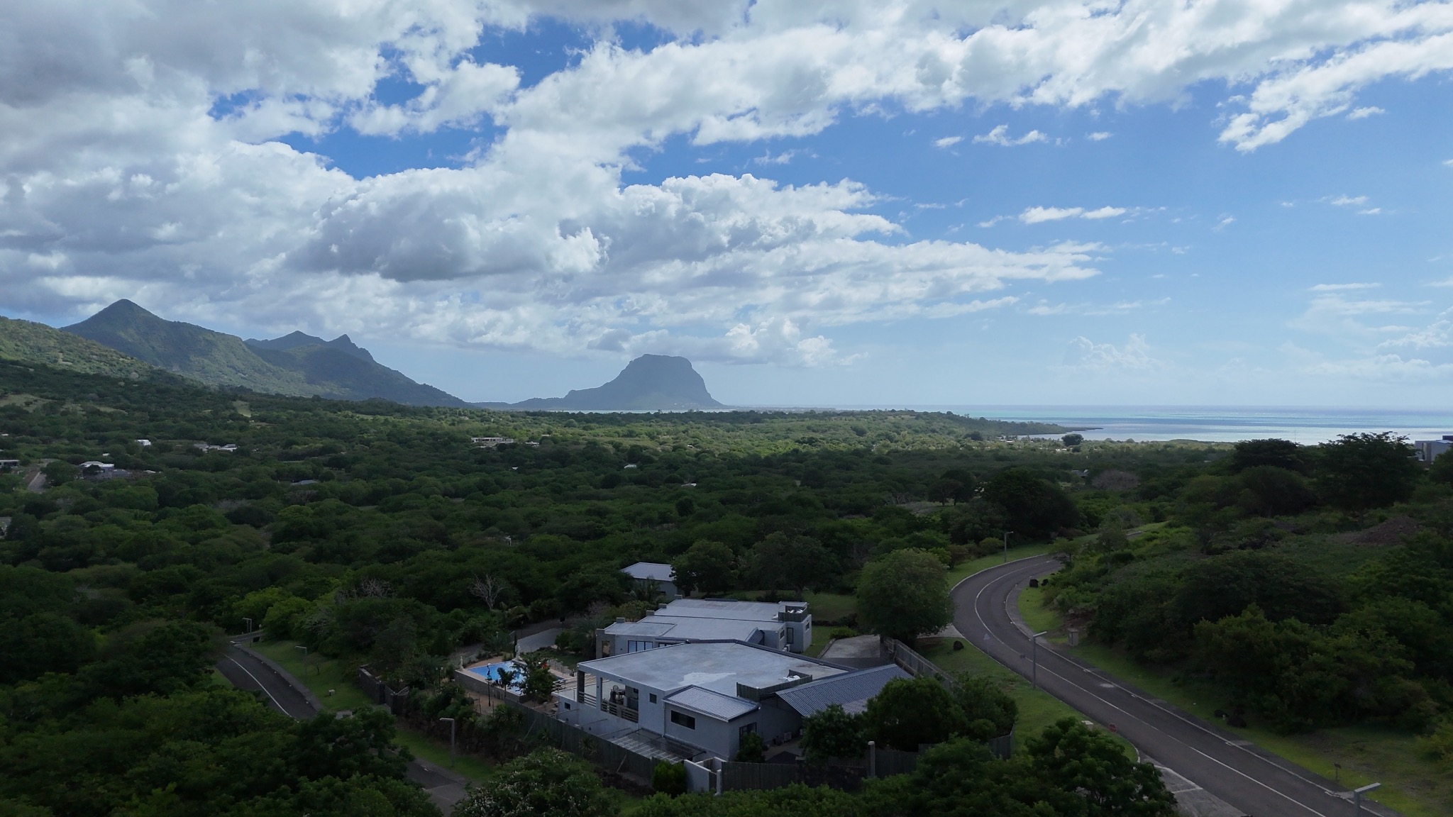 Maison / Villa 3 Chambre(s) en location à Petite Rivière Noire, ouest, île Maurice – LexpressProperty.com | 772877 | Ref01