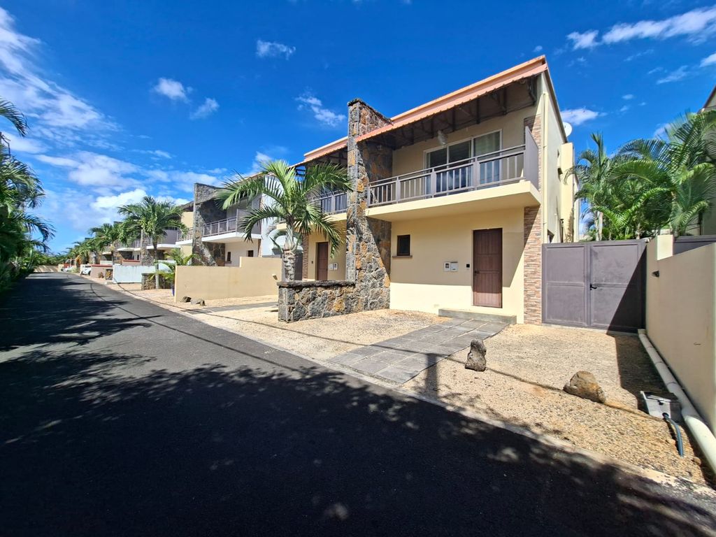 Townhouse / Duplex of 3 bedrooms for sale in Pointe aux Piments, north, Mauritius – LexpressProperty.com | 688474 | Ref01