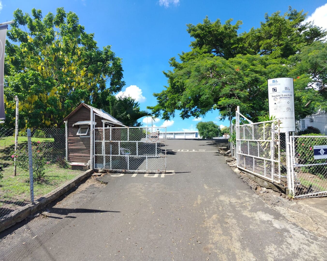 Commercial building for rent in Pointe aux Sables, west, Mauritius – LexpressProperty.com | 774027 | Ref01