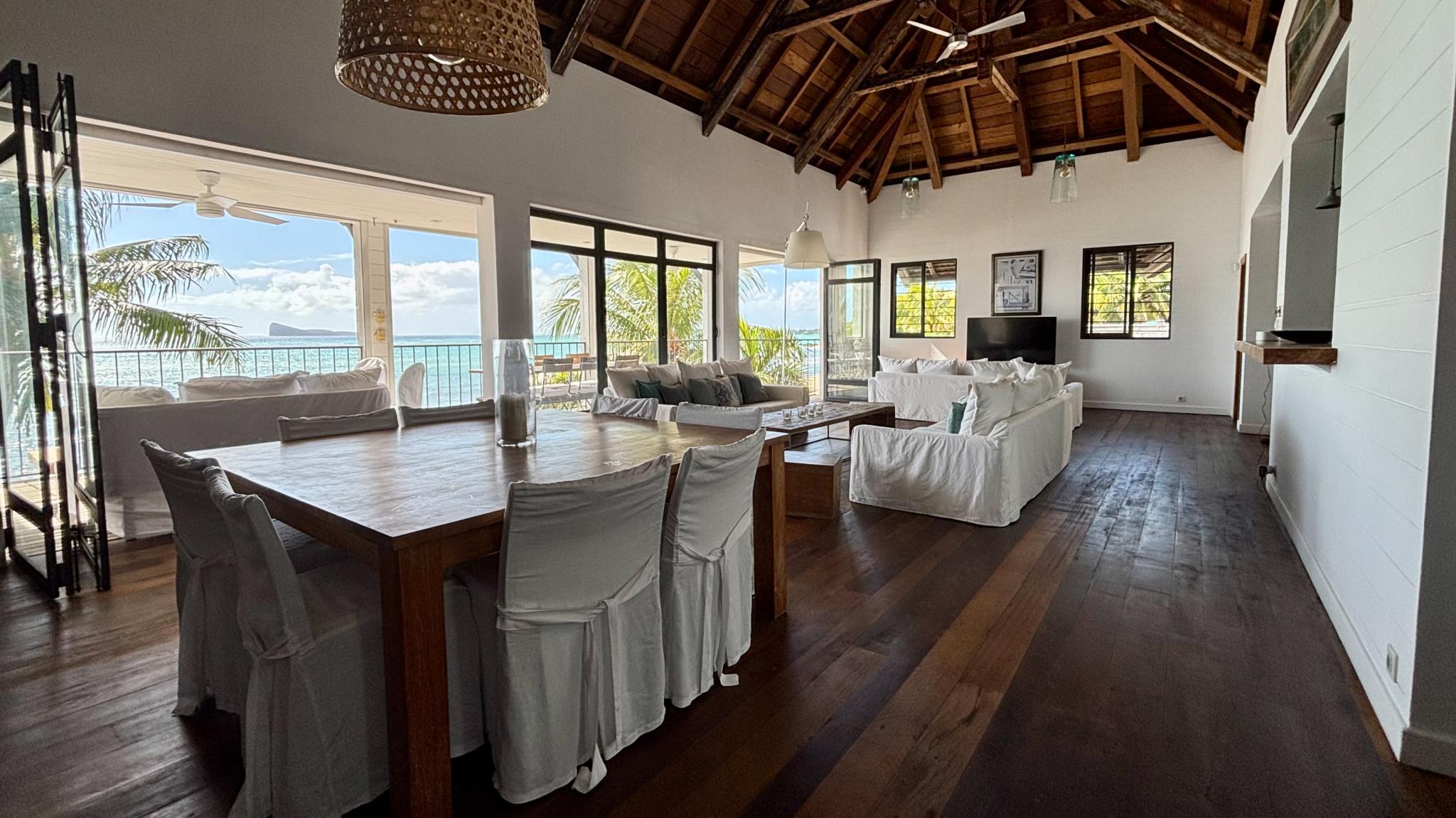 Maison / Villa 6 Chambre(s) en location à Pointe aux Canonniers, nord, île Maurice – LexpressProperty.com | 700050 | Ref01