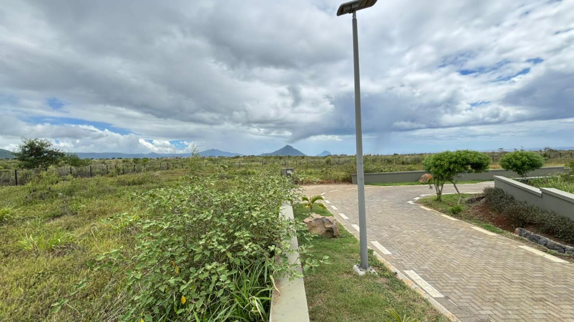 Residential land of 590 m2 for sale in Flic en Flac, west, Mauritius – LexpressProperty.com | 774297 | Ref01