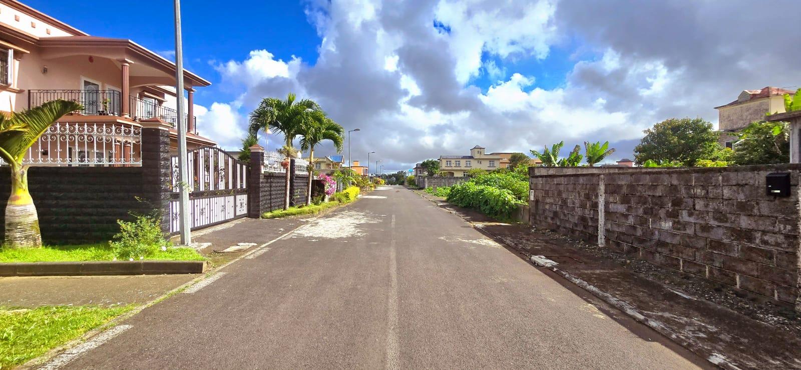 Residential land of 545 m2 for sale in Quartier Militaire, center, Mauritius – LexpressProperty.com | 748604 | Ref01