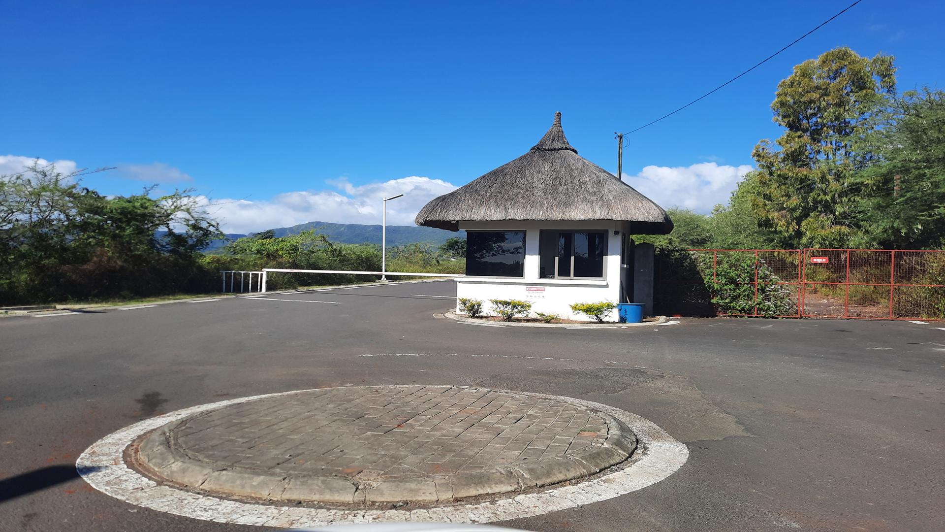 Terrain résidentiel de 2526 m2 en vente à Tamarin, ouest, île Maurice – LexpressProperty.com | 760192 | Ref01