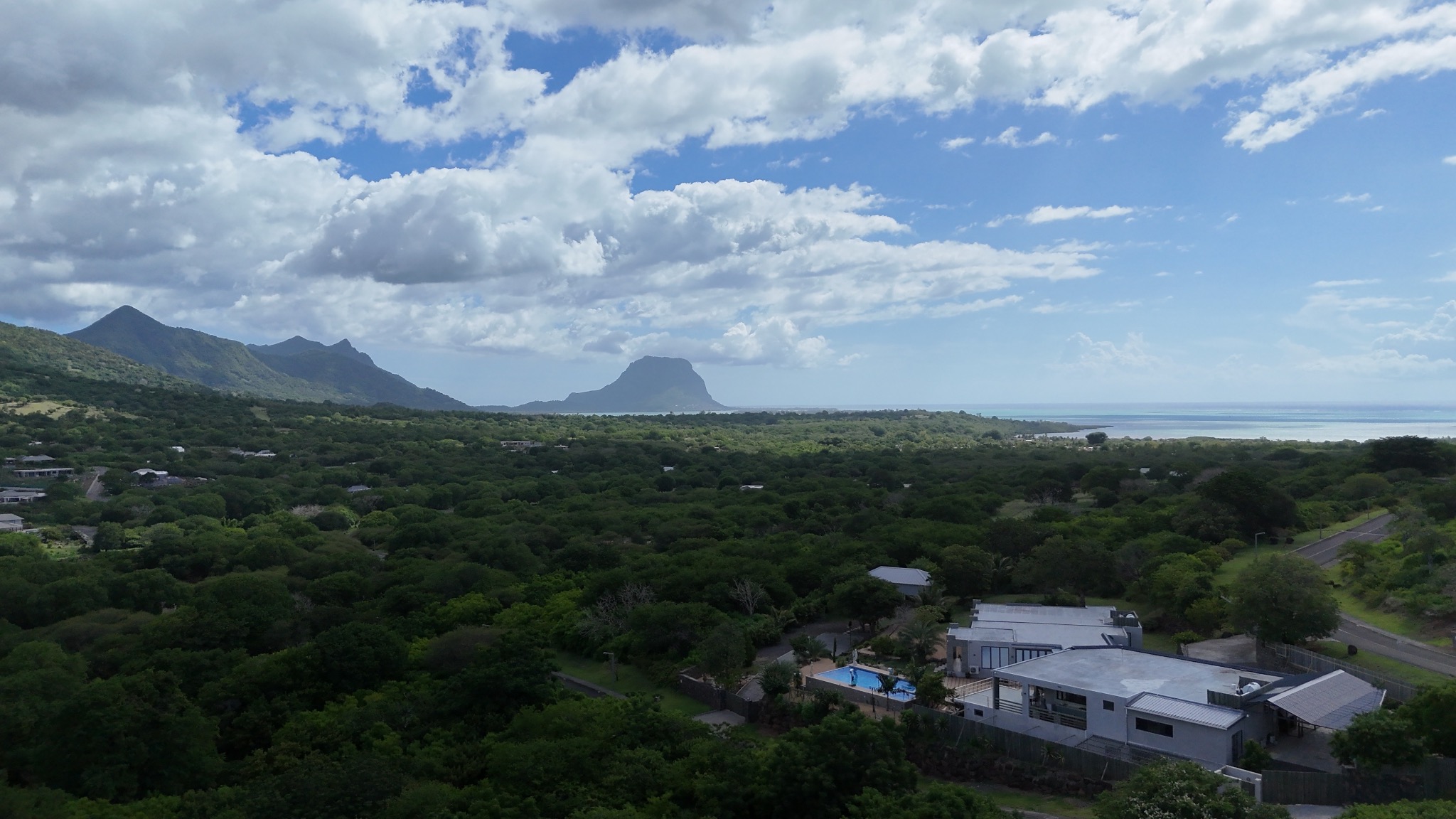Maison / Villa 3 Chambre(s) en location à Petite Rivière Noire, ouest, île Maurice – LexpressProperty.com | 780295 | Ref01
