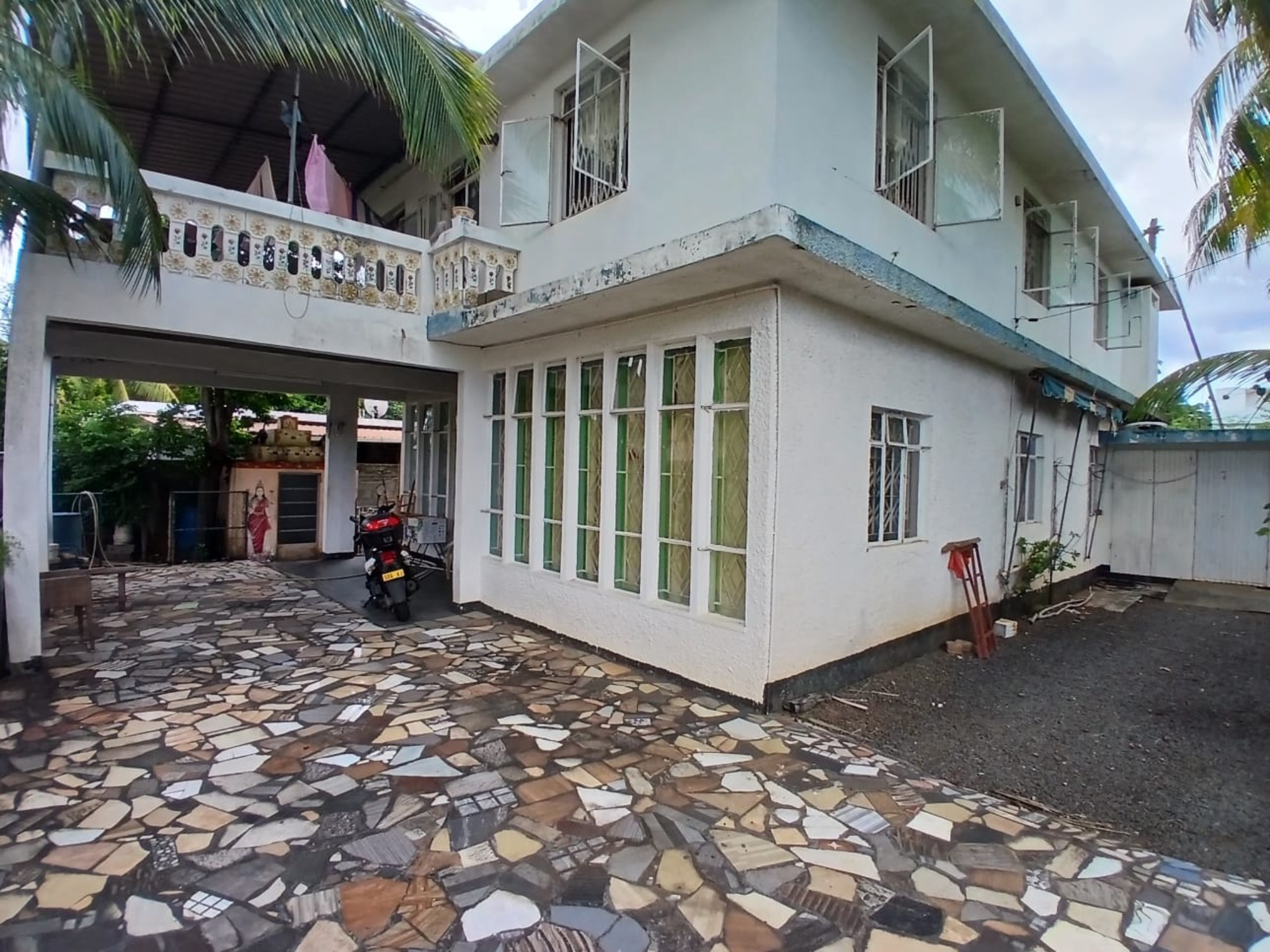 Maison / Villa 8 Chambre(s) en vente à Albion, ouest, île Maurice – LexpressProperty.com | 774434 | Ref01
