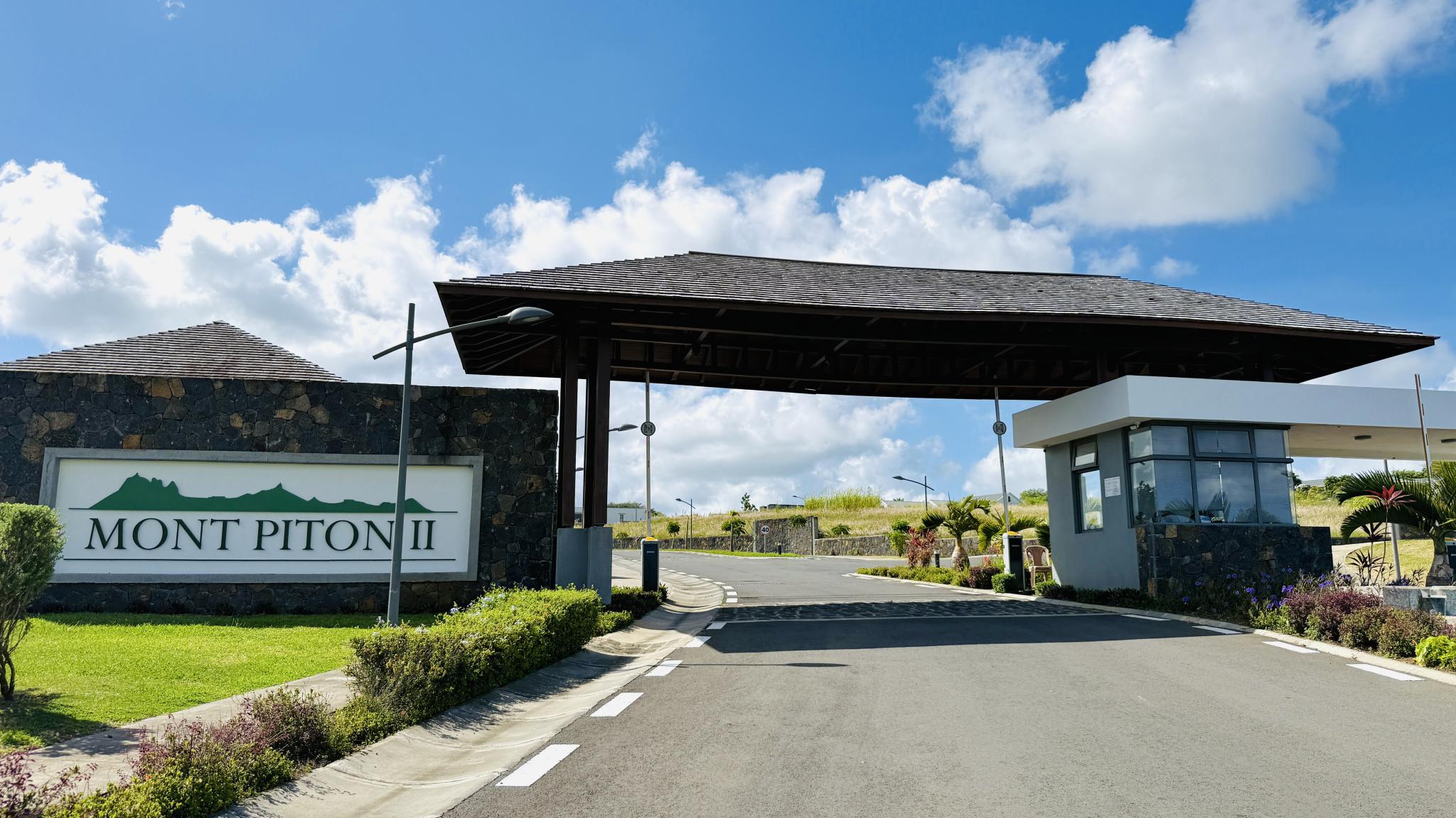 Terrain résidentiel de 1304 m2 en vente à Mont Piton, nord, île Maurice – LexpressProperty.com | 780438 | Ref01