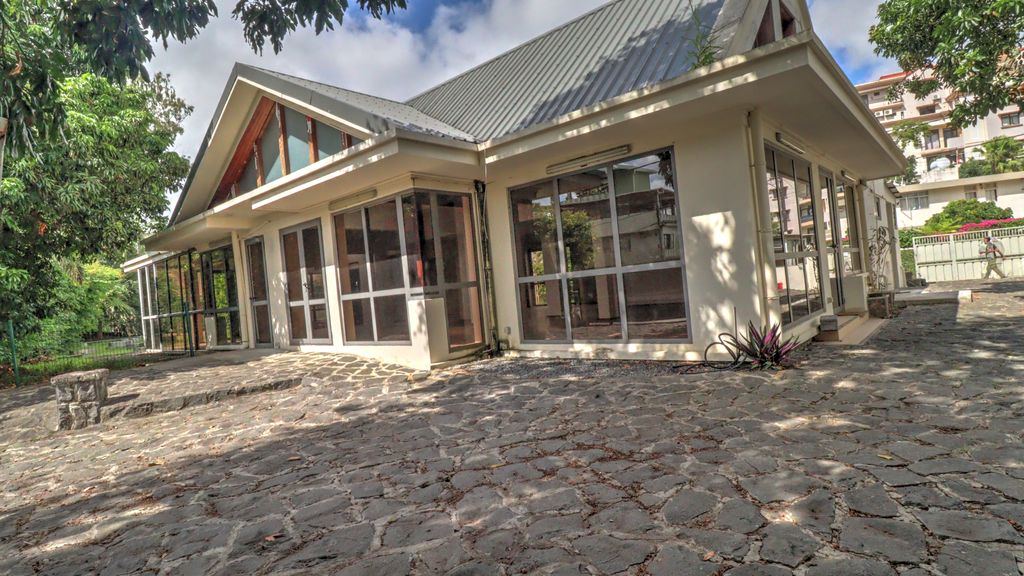 Bâtiment commercial location à Quatre Bornes, centre, île Maurice – LexpressProperty.com | 781962 | Ref01
