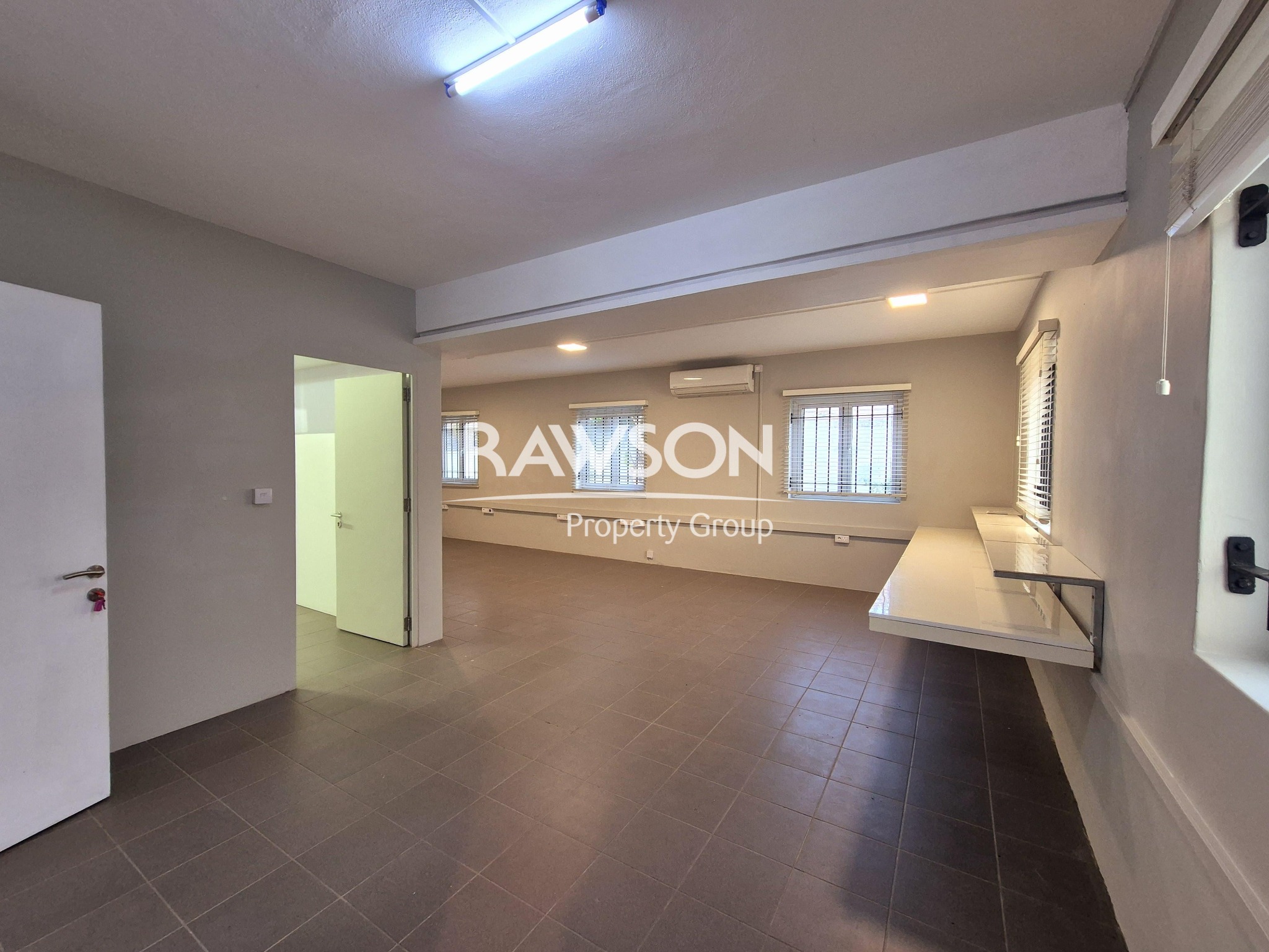 Bureau location à Tamarin, ouest, île Maurice – LexpressProperty.com | 720005 | Ref01