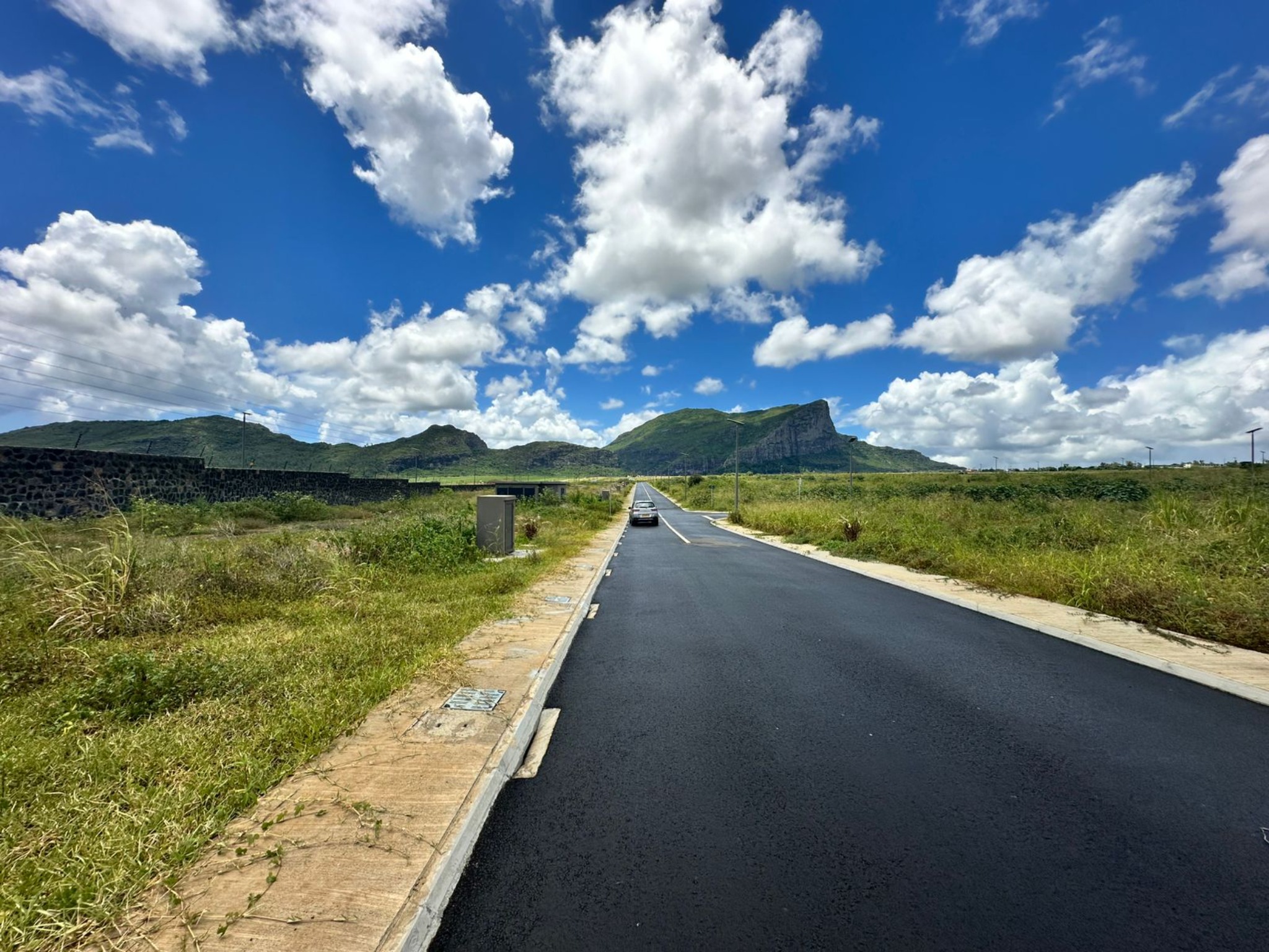 Residential land of 644.948936 m² for sale in Pierrefonds, west, Mauritius – LexpressProperty.com | 781709 | Ref01