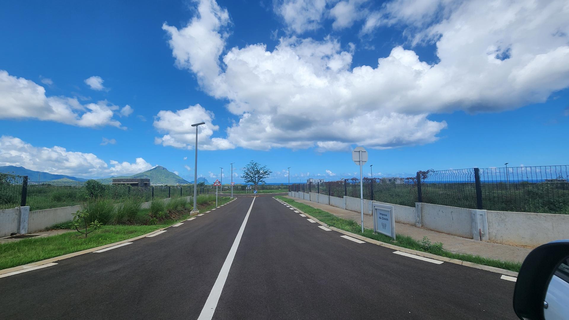 Residential land of 816 m2 for sale in Flic en Flac, west, Mauritius – LexpressProperty.com | 781804 | Ref01