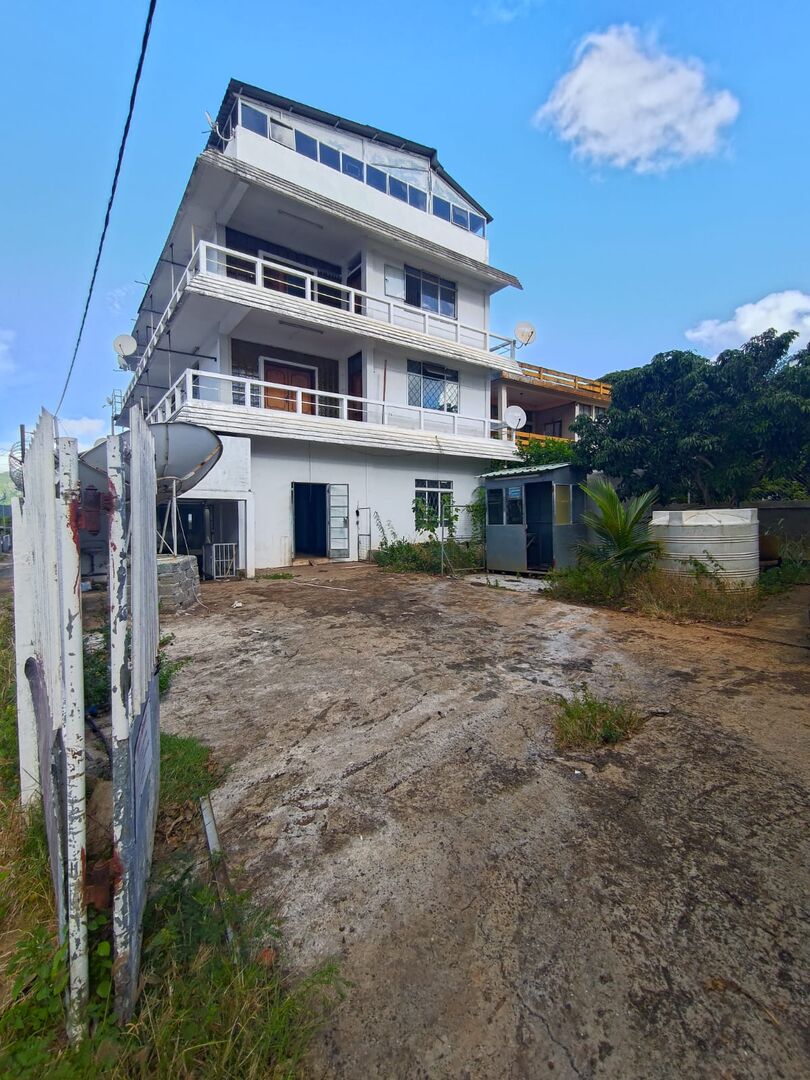 Warehouse for sale in Belle Étoile, center, Mauritius – LexpressProperty.com | 782653 | Ref01
