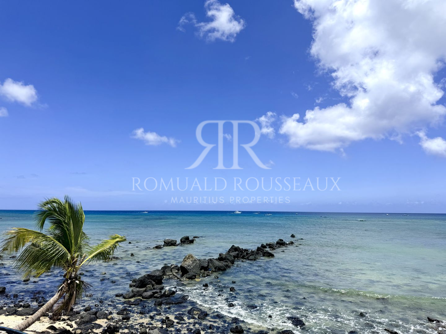 Penthouse of 3 bedrooms for sale in Pointe aux Biches, north, Mauritius – LexpressProperty.com | 769655 | Ref01