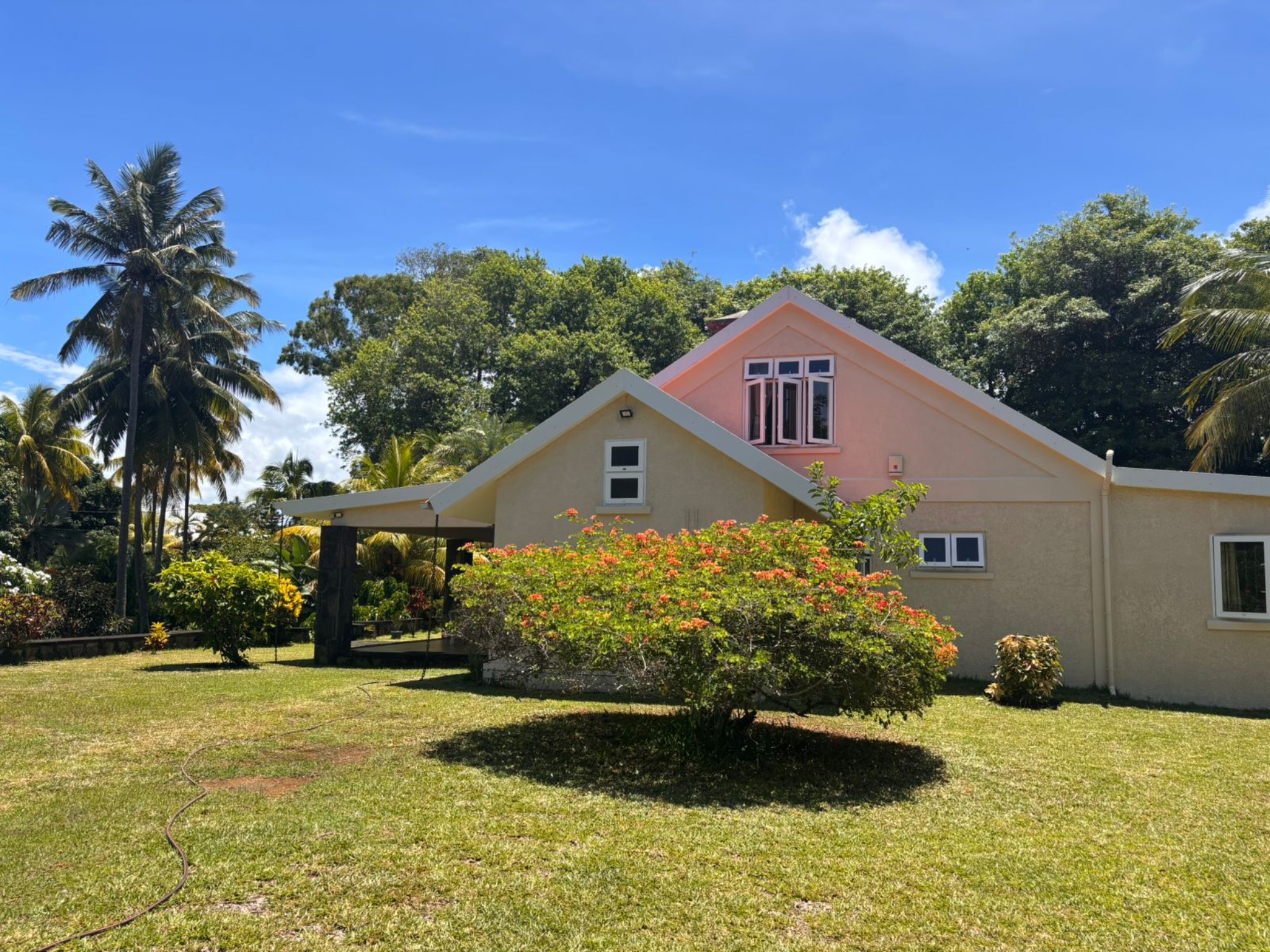 House / Villa of 6 bedrooms for sale in Bras d'Eau, east, Mauritius – LexpressProperty.com | 776727 | Ref01