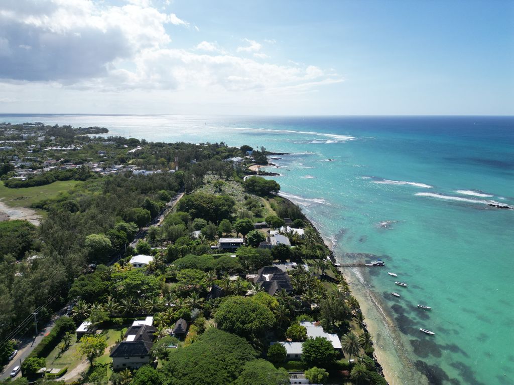 Terrain résidentiel de 706.15 m2 en vente à Cap Malheureux, nord, île Maurice – LexpressProperty.com | 777123 | Ref01