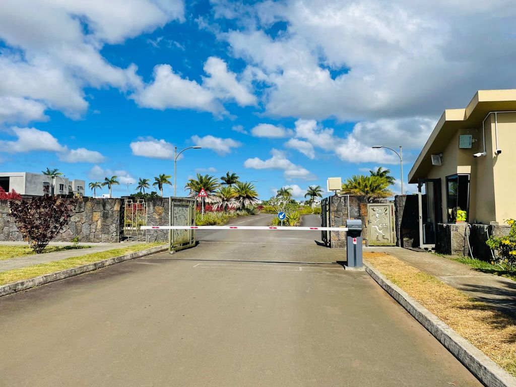Residential land of 624 m2 for sale in Côte d'Or, center, Mauritius – LexpressProperty.com | 786373 | Ref01