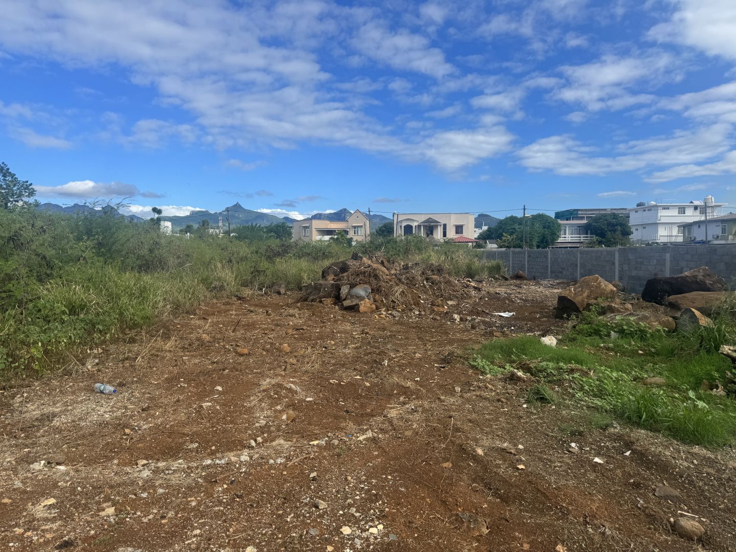 Terrain résidentiel de 339 m2 en vente à Tombeau Bay, nord, île Maurice – LexpressProperty.com | 786544 | Ref01