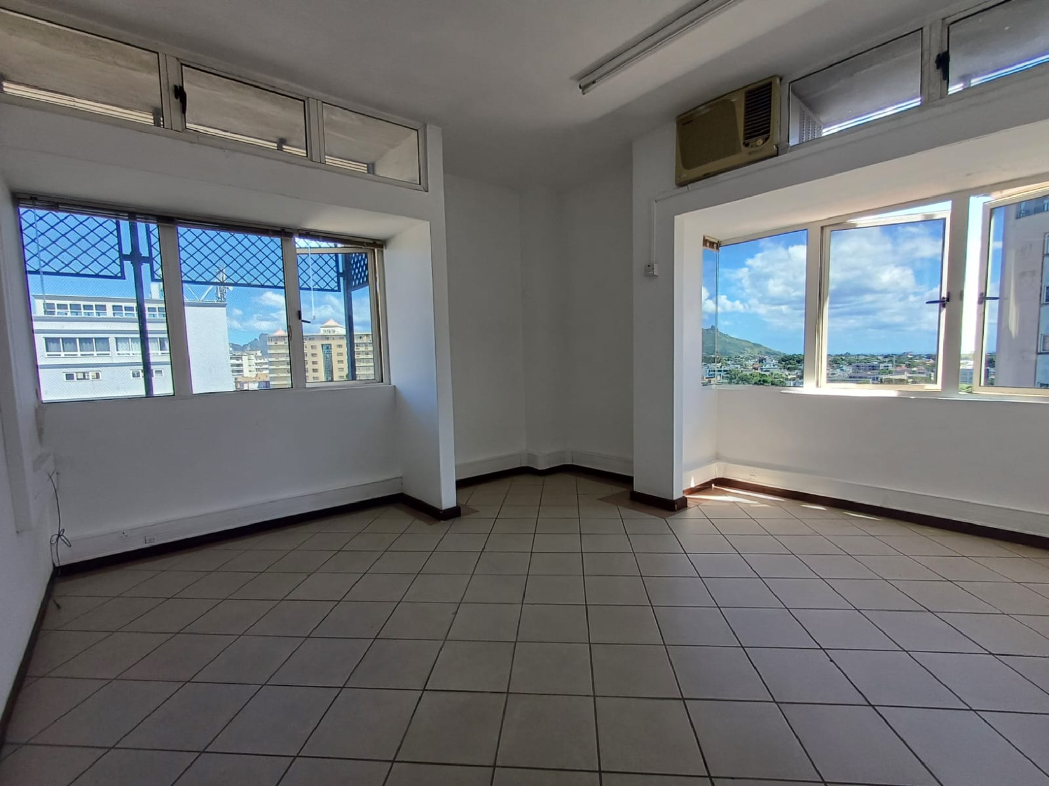 Bureau location à Quatre Bornes, centre, île Maurice – LexpressProperty.com | 786830 | Ref01