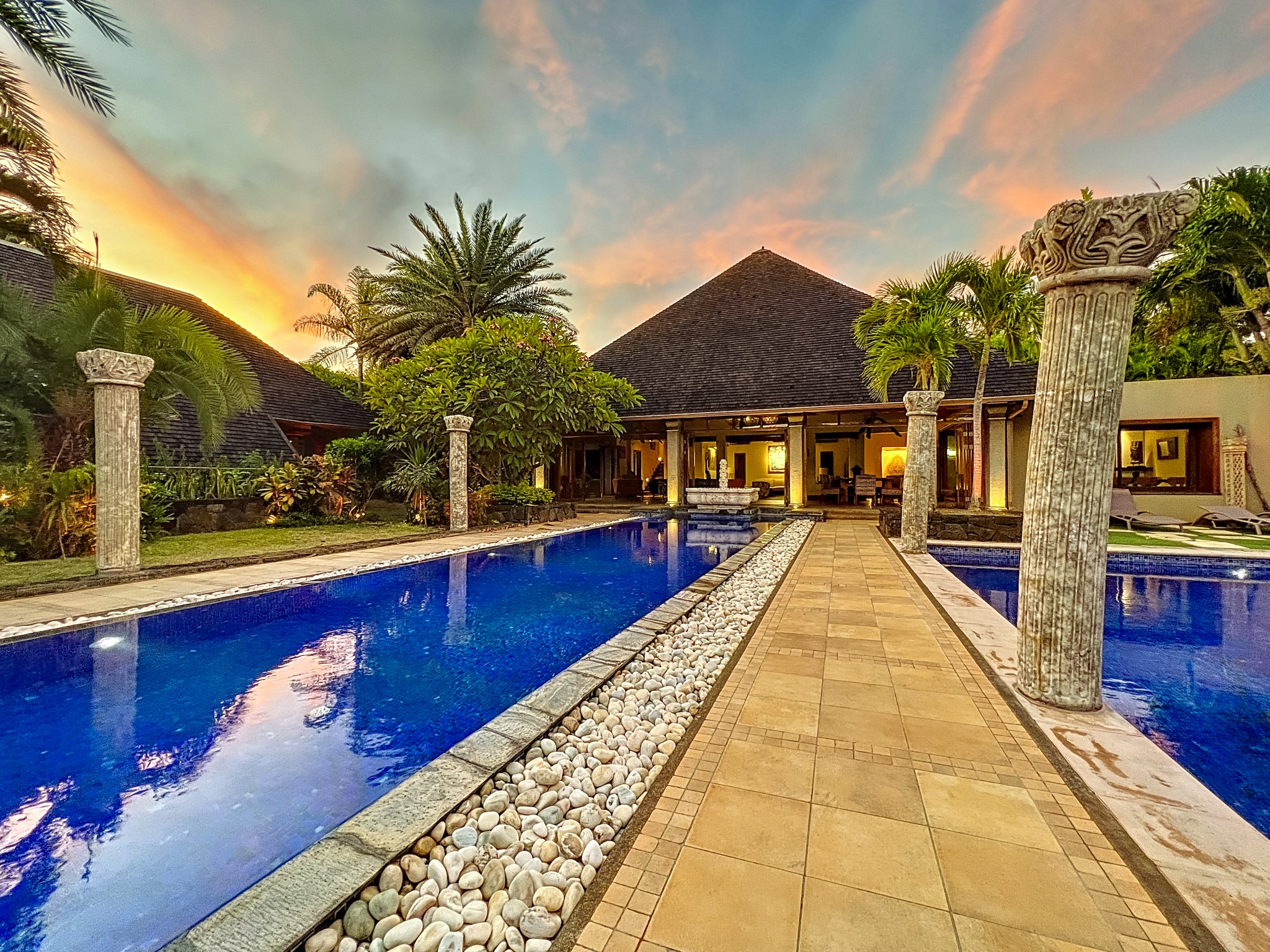 Maison / Villa 6 Chambre(s) en vente à Pointe aux Canonniers, nord, île Maurice – LexpressProperty.com | 787426 | Ref01