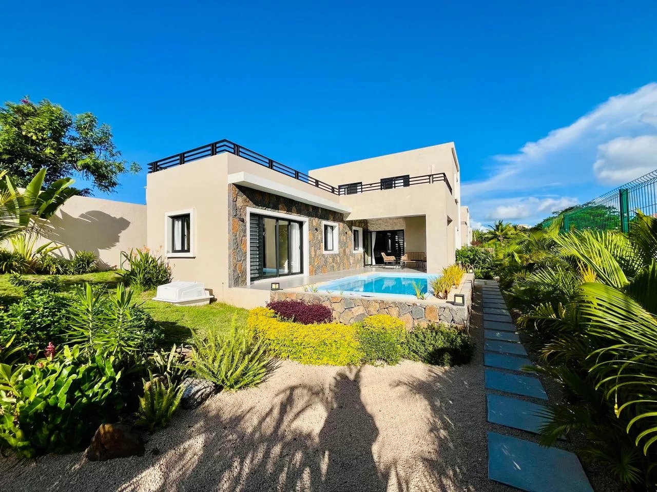 House / Villa of 3 bedrooms for rent in Calodyne, north, Mauritius – LexpressProperty.com | 754750 | Ref01